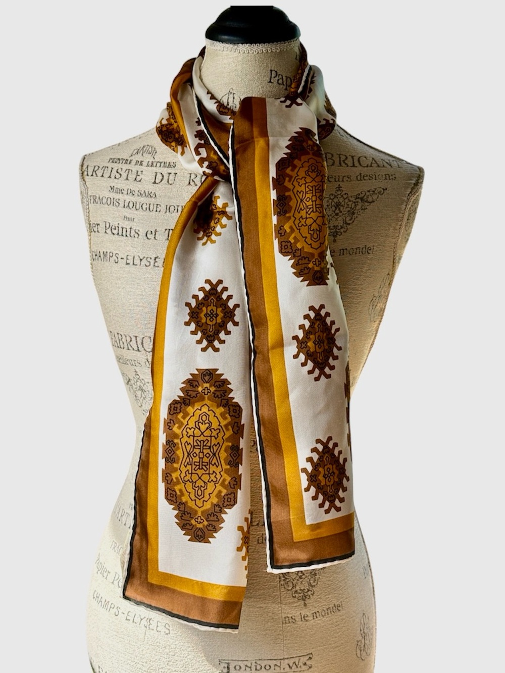 Lady Heritage Robinson & Golluber MCM vintage hand rolled silk oblong scarf